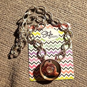 NEW STYLE DOTS CLASSIC LINK STATEMENT NECKLACE